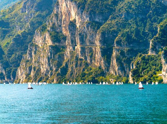 Panorama barche a vela Lago di Garda Riva del Garda